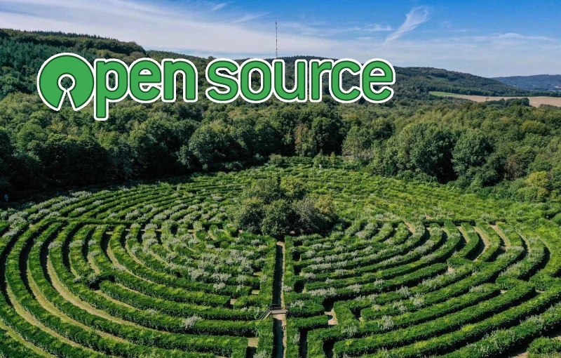 open source and labyrinth