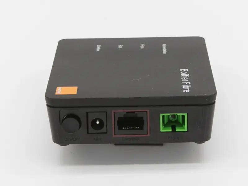 un boitier fibre orange